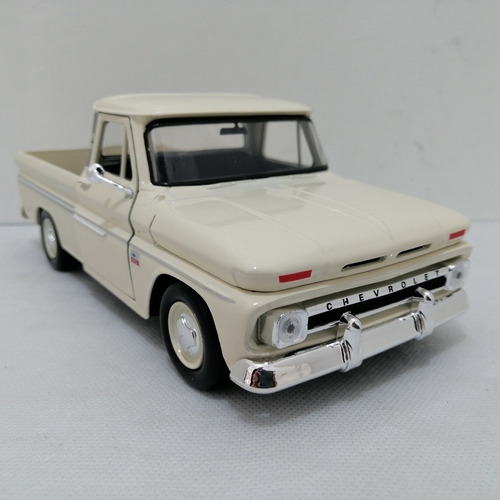 Escala 1/24, Chevy C10, Modelo 1966, Metalico, 20cms Largo. 