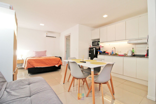 Venta 4 Monoambientes Con Renta 6% En Tres Cruces