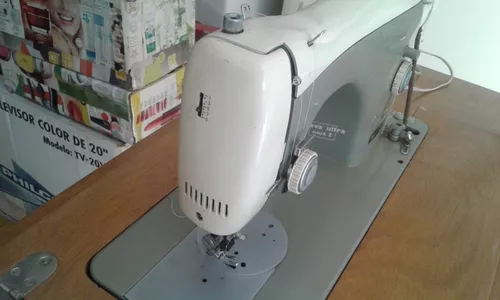 Maquina De Coser Electrica Portatil Libercam RCOS-02 Mini Puntadas Color  Blanco