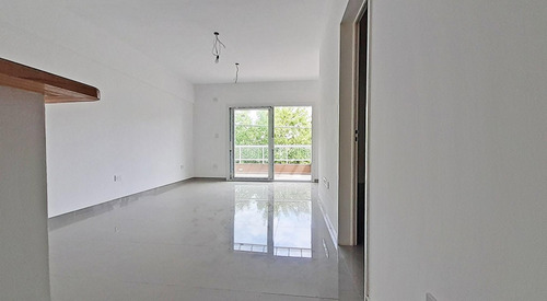 Imagen 12 de 30 de Monoambiente Con Buen Balcon Al Frente