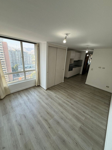 Homestudio En Arriendo, Amalia Errazuriz 956, Independencia