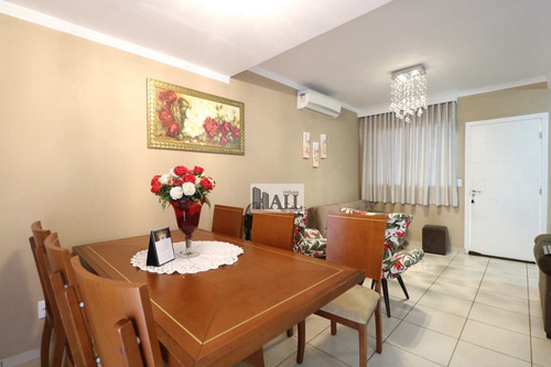 Casa À Venda No Jardim Vista Alegre Com 3 Quartos, 2 Vagas - V3653