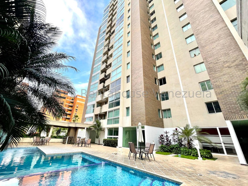  Apartamento   Penthouse En Venta  Con Varias  Terraza Piscina Gimnasio Seguridad 362mts  Negociable   Nela 24-5713