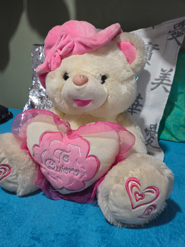 Oso De Peluche Mediano Con Corazón Te Quiero Arena (Usado)