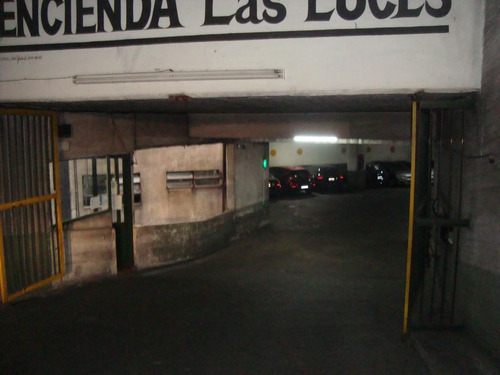 Imagen 6 de 8 de Caba Once: Cochera Sobre Juan D Peron Al 2700 Esq Castelli