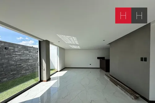 Casa En Venta En Lomas De Angelopolis