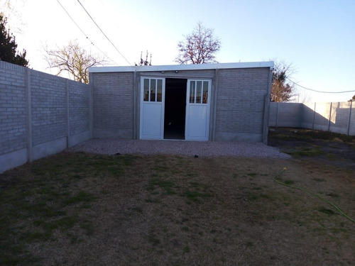 Casa En Venta - 2 Dormitorios 1 Baño - 1.120mts2 - Coronel Suárez