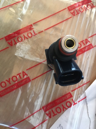 Inyector De Hilux 2000/2005 Fuel Iny Motor 2rz Sincronica