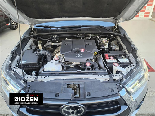 Toyota Hilux 2.8 D-4D TURBO DIESEL CD SRX 4X4 AUTOMÁTICO