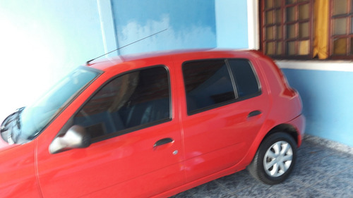Renault Clio Em Perfeito Estado E Pouquíssima Kilometragem