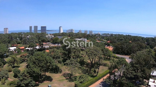 Imagen 6 de 15 de Departamento En Venta De 2 Dormitorios Y 2 Baños Completos En Punta Del Este