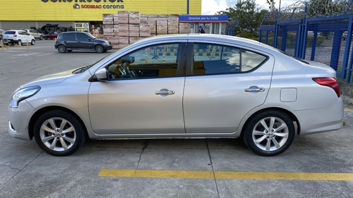 Imagen 4 de 21 de Nissan Versa