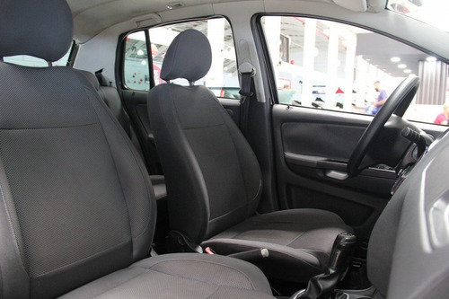 Imagem 10 de 13 de Volkswagen Fox 1.6 Mi 8v Flex 4p Manual