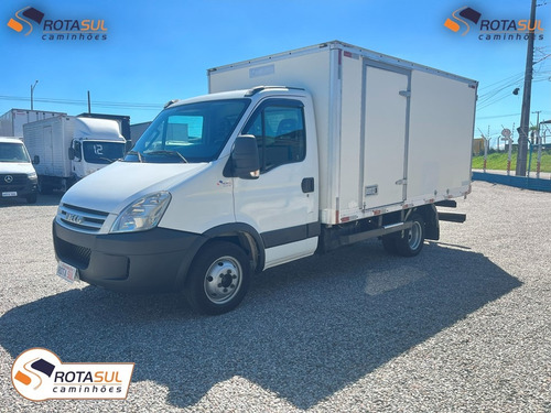 Iveco Daily 55c16 2011 Baú