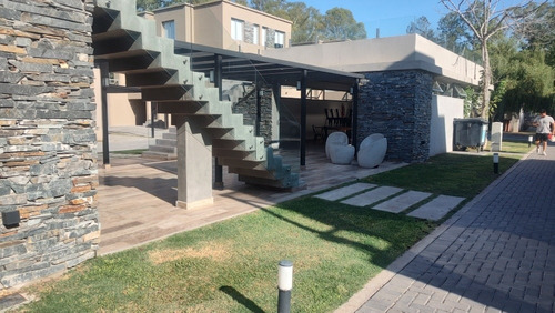 Imagen 4 de 14 de Alquiler Dos Ambientes En Complejo Green Village