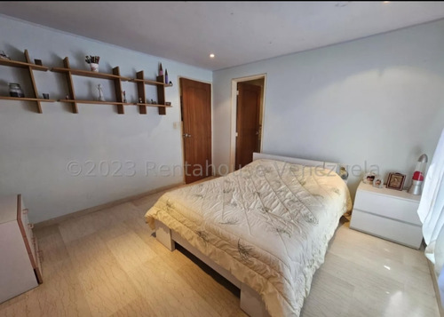 La Tahona Town House En Venta. Mls 24-9206. Baruta . Caracas