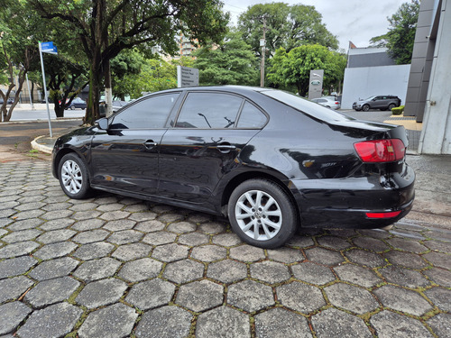 Volkswagen Jetta 2.0 Comfortline Flex 4p Automática