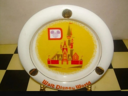 Exclusivo Cenicero De Porcelana Walt Disney Productions Con 