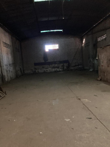 Imagen 3 de 5 de Galpón - San Miguel De Tucumán - Av. Roca
