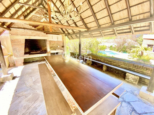 Hermosa Casa En San Rafael, 4 Dormitorios *- Ref: 1612