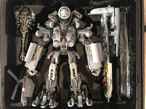 Blackout Oversized Transformers Wei Jiang M05 Hideshadow 30c (Usado)