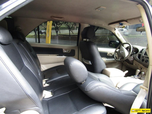 Toyota Fortuner Srv 3000 Cc At 4x4 Td