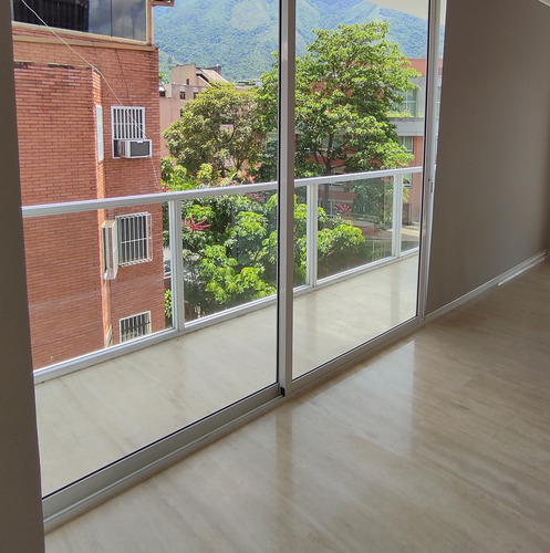 Apartamento En Alquiler - Urb. La Castellana