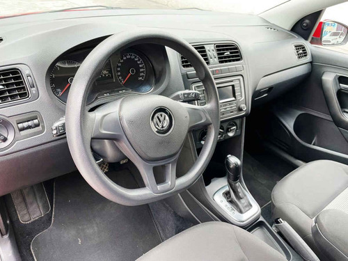 Imagen 9 de 15 de Volkswagen Vento 2017 4p Comfortline L4/1.6 Aut