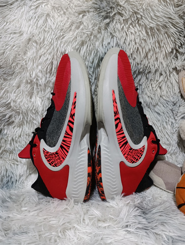 Nike Zoom Freak 4 Safari Giannis Antetokounmpo Talla 5 Mx (Usado)