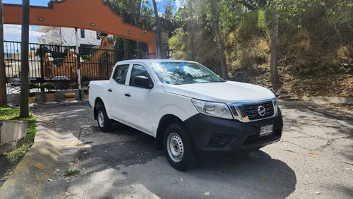Nissan NP300 2.4 Doble Cabina Se Aa Pack Seg Mt