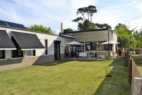 Imagen 1 de 8 de Impecable Y Muy Confortable Casa, Excelente Zona Cerca De Todo