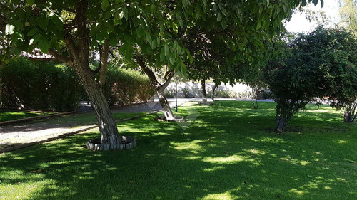Casa En Venta De 4 Dorm. En Colina Las Brisas