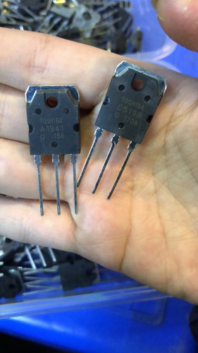 Imagen 3 de 4 de Set De Transistores Toshiba A1941 C5198 2sa1941 2sc5198 Hobb