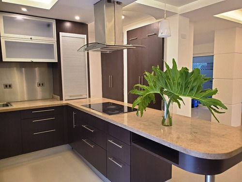 Casa En Alquiler Con Campo De Golf Y Terraza En Villas De San Diego Counry Club.