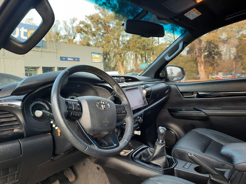 Toyota Hilux 2.8 Cd Srx 177cv 4x4 At
