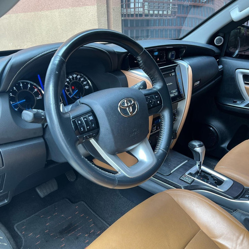 Imagen 6 de 9 de Toyota Fortuner Dubai Sr5