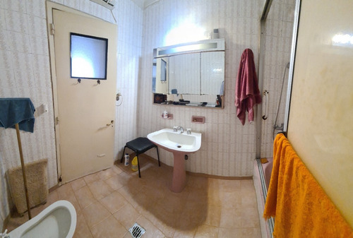 Esmeralda Al 1000 Esquina Marcelo T. Alvear Piso 3 Semipiso Al Frente Con Balcón Corrido 3 Ambientes 2/3 Dormitorios 2 Baños (completo Y Ex De Servicio). 100 M2 Palier Semiprivado. Living Y Comedor In
