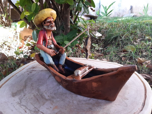 Lindo Artesanato Barqueiro Pescador De Barro Miniatura