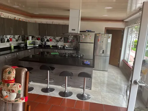 4.000 Mts Cuadradosdos Casasprincipal Con Tres Cuartos C