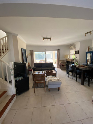 Casa En Venta 4 Dormitorios Pileta En Los Jazmines, Pilar Del Este, Pileta Y Parrilla