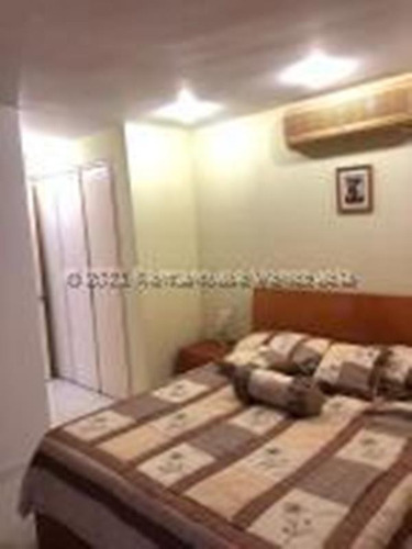 Imagen 3 de 16 de Apartamento En Venta Tanaguarena Mls #22-9028 Johana Blan 04123368346