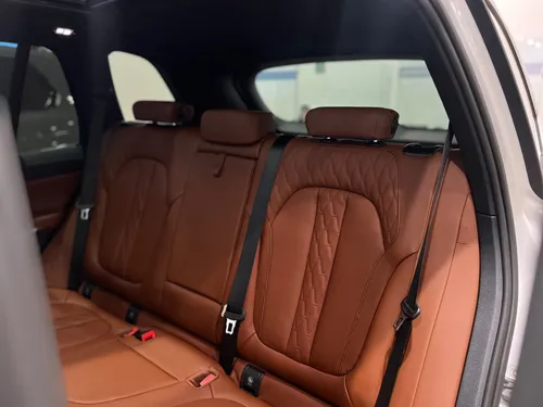 BMW X5 4.4 V8 M60I