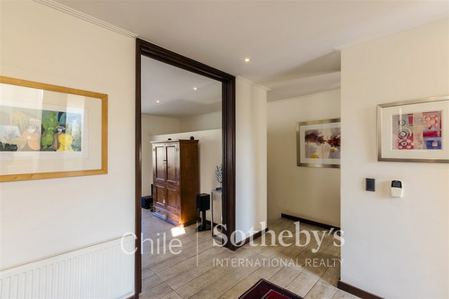 Casa En Venta De 3 Dorm. En Lo Barnechea