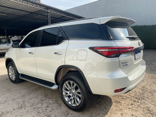 Imagem 6 de 10 de Toyota Hilux Sw4 2.8 4p Srx 4x4 7 Lugares Turbo Diesel Autom