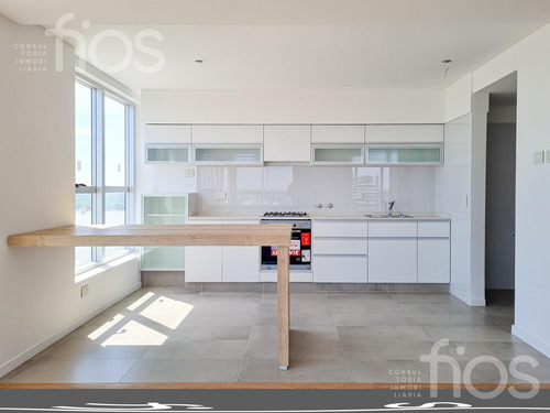 Venta Departamento De Dos Dormitorios Con Balcon, Cochera Y Amenities En Puerto Norte