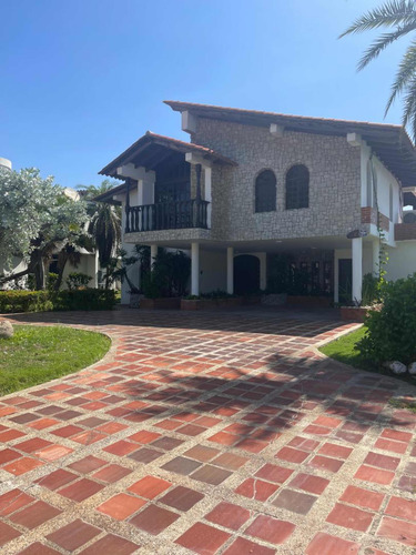 Las Villas Lechería Venta 1300 M2