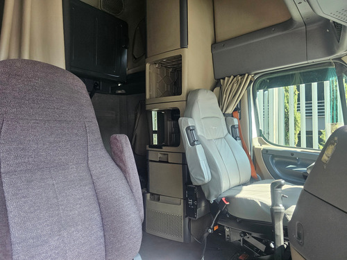 Tractocamion Freightliner Cascadia Isx Man 2016