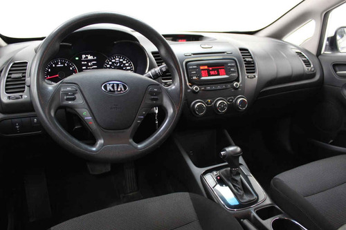 Imagen 9 de 13 de Kia Forte Sedan 2018 4 Cilindros