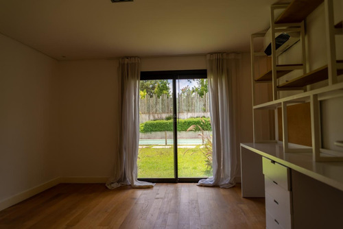 Imagen 14 de 22 de Divina Casa En Barrio Carmel !
