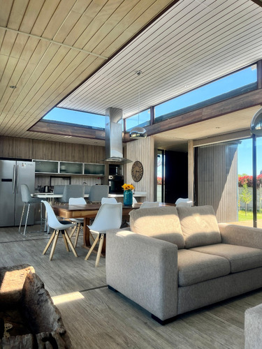 Espectacular Casa Autosustentable En Condominio Exclusivo
